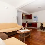Cavar Apartament *