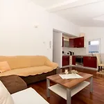 Cavar Apartament *