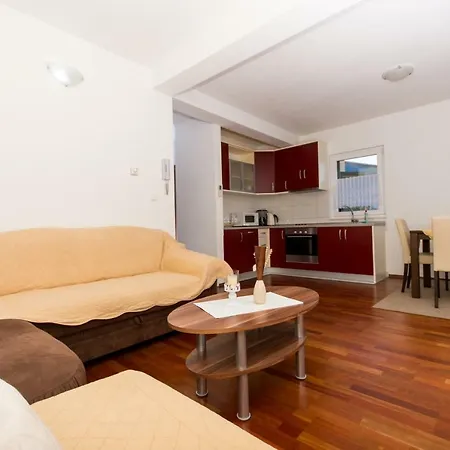 Cavar Apartment *