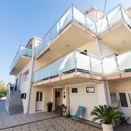 Cavar Apartment